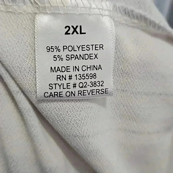 Cure Blue Striped short-sleeve blouse with V-neck and grommet detail Plus Sz 2X - Picture 6 of 8